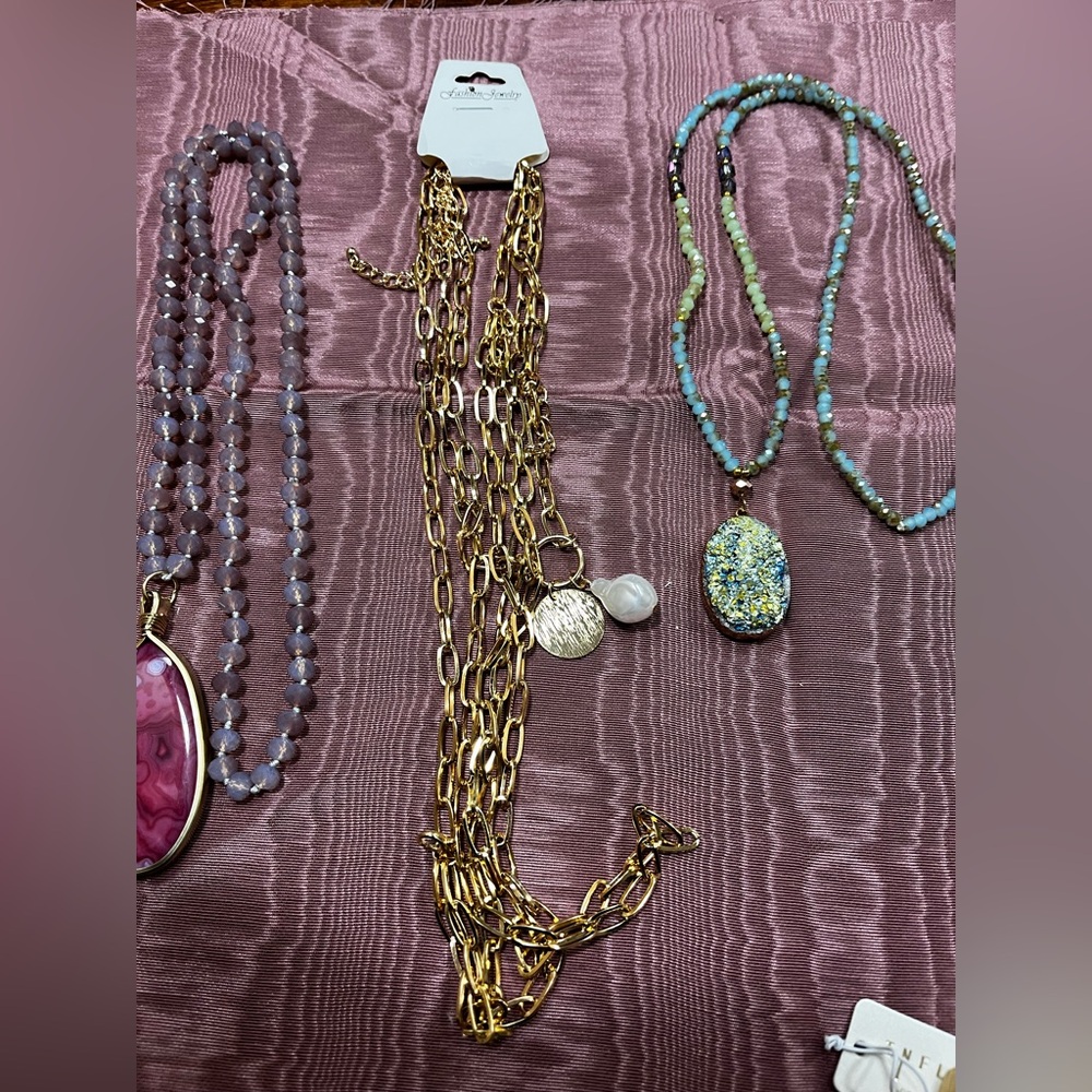 Fashion Jewelry Necklace Peace Pendant, Beaded Necklaces Ring NWT, NWOT 5-pieces - Picture 2 of 6
